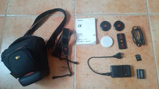 cámara Sony Alpha 230 con accesorios
