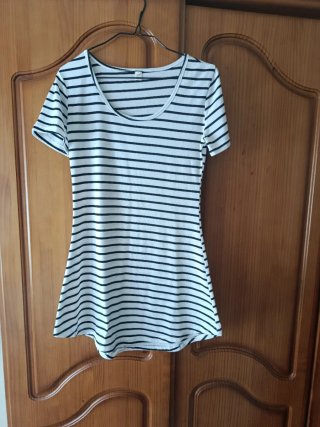 Camiseta larga/ vestido Rayas Blanca y Negra