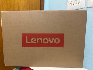 Portátil Lenovo IdeaPad Slim 3 15IAH8