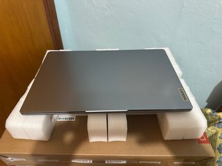 Portátil Lenovo IdeaPad Slim 3 15IAH8