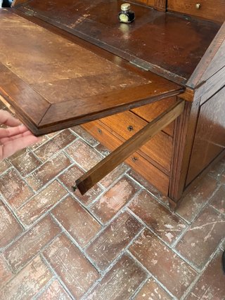 Buró antiguo madera abatible con tapete de cuero