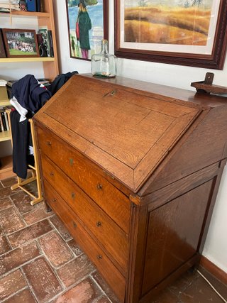 Buró antiguo madera abatible con tapete de cuero