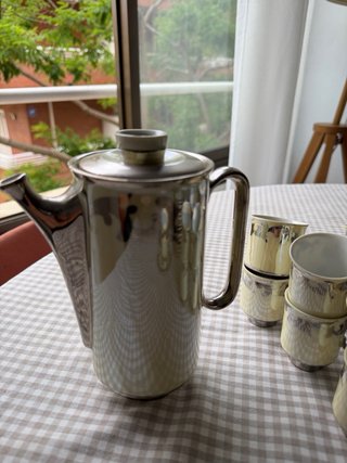 Juego Tazas Café y Tetera Oro/Plata