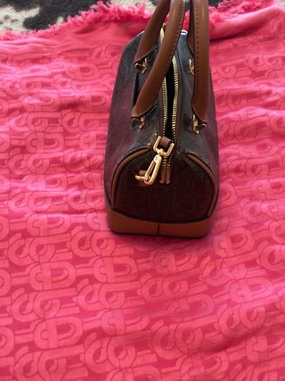 Bolso Calvin Klein Marrón Logo Barril Correa