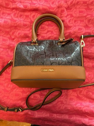 Bolso Calvin Klein Marrón Logo Barril Correa