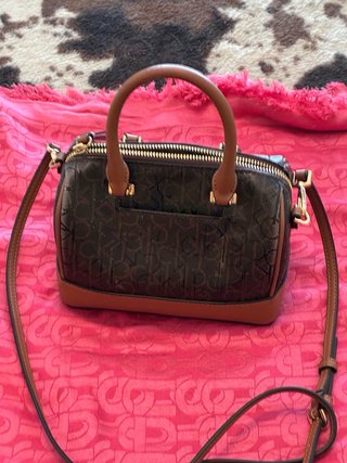 Bolso Calvin Klein Marrón Logo Barril Correa