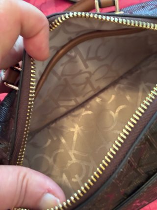Bolso Calvin Klein Marrón Logo Barril Correa