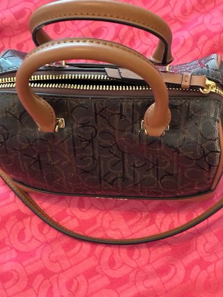 Bolso Calvin Klein Marrón Logo Barril Correa