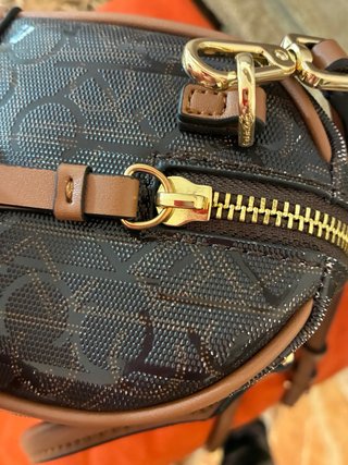 Bolso Calvin Klein Marrón Logo Barril Correa