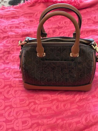 Bolso Calvin Klein Marrón Logo Barril Correa
