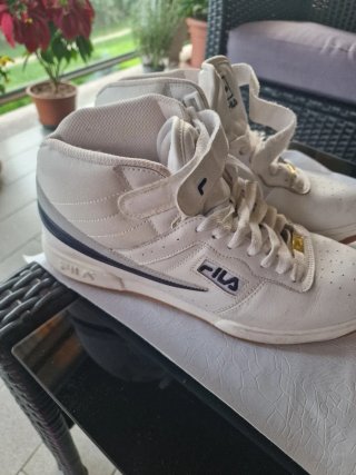 Scarpe Fila uomo bianche con dettagli oro