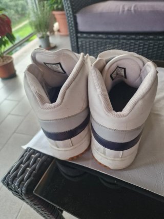 Scarpe Fila uomo bianche con dettagli oro
