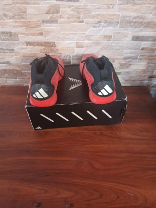 Zapatillas Adidas Baloncesto Rojas y Negras