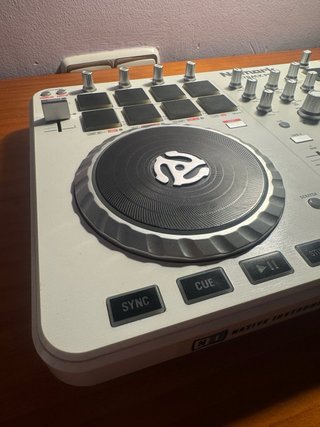 Numark Mixtrack Pro II Blanca