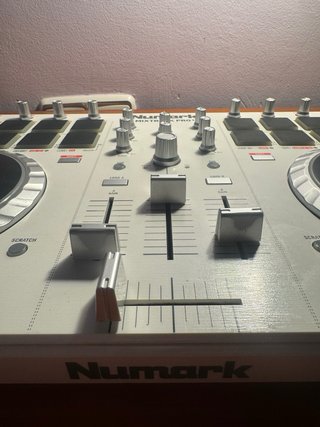Numark Mixtrack Pro II Blanca