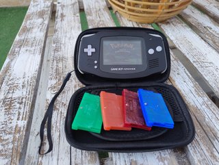 Console Game Boy Advance nera + 5 giochi Pokémon