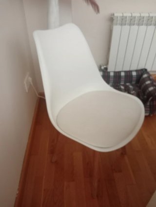 Sillas Nórdicas Blancas de Plástico