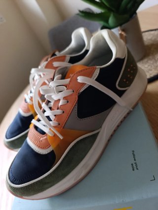 Zapatillas HOFF azules, verdes y naranjas