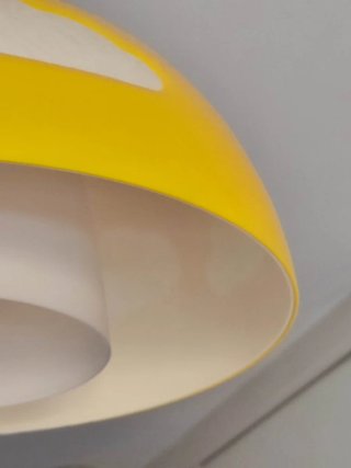 Lámpara infantil de techo amarilla