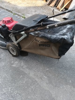 Cortacésped Honda HRD 536 profesional con tracción