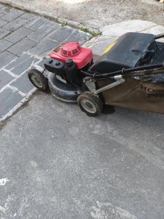 Cortacésped Honda HRD 536 profesional con tracción