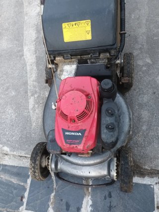 Cortacésped Honda HRD 536 profesional con tracción