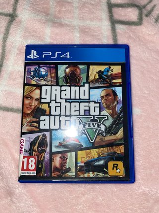 GTA V y FIFA 22 PS4