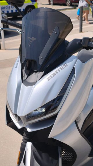 Zontes 125D Maxi Scooter Plata/Negro