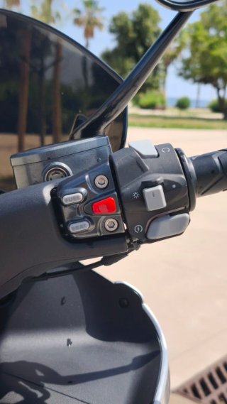 Zontes 125D Maxi Scooter Plata/Negro