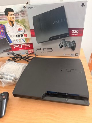 PS3 Slim 320GB + Mando + Caja + 7 Juegos