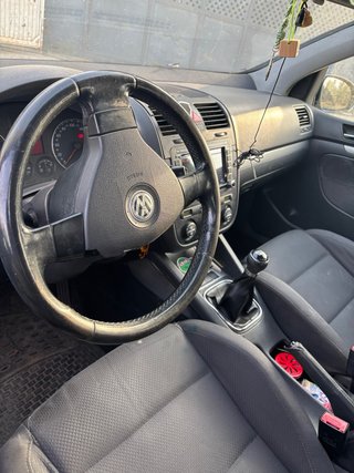 Volkswagen Golf 2004