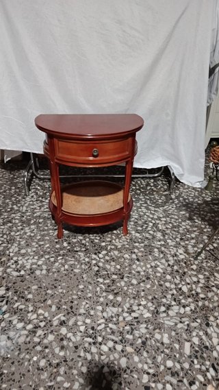 Mesita auxiliar redonda de madera