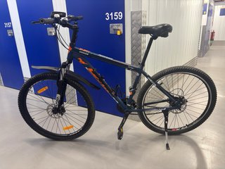Bicicleta de montaña azul