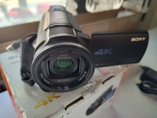 Sony FDR-AX33 + Micrófono + AC-L200 + cargador