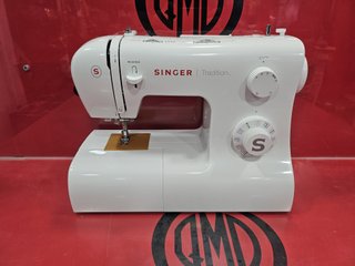 Maquina de Coser Singer Tradition 2282, Nueva.