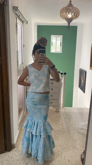 Traje de flamenca azul y blanco