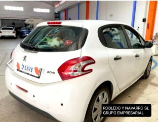 Peugeot 208 2015