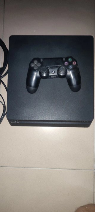 PS4 Gran Turismo, Call of Duty (3 juegos)