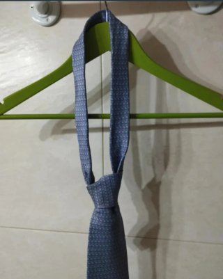 Corbata italiana azul y morada