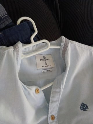 Camisa de vestir azul con cuello mao