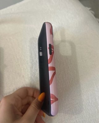 Capa estilo Burga rosa com laços vermelhos