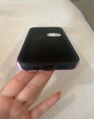 Capa estilo Burga rosa com laços vermelhos