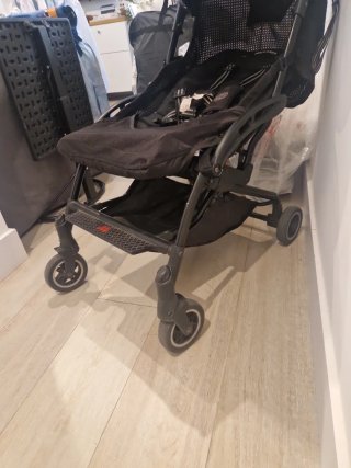Carrito Bebé Maclaren Negro, modelo Atom