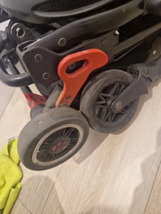 Carrito Bebé Maclaren Negro, modelo Atom