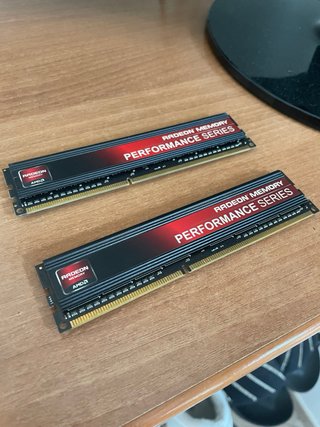 2x AMD Radeon DDR3 4GB 1866MHz RAM