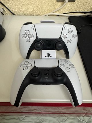 PS5 Fat (Lector) IMPECABLE + 2 Mandos + SSD 1TB