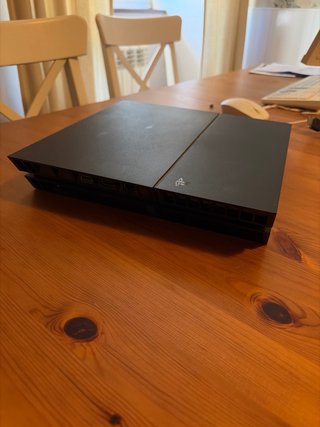 Playstation 4 Negra +juegos
