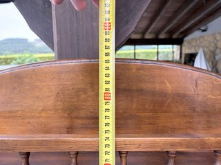 Espejo rústico de madera con estantería