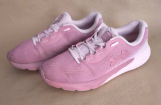 Zapatillas running Under Armour rosa Talla 40