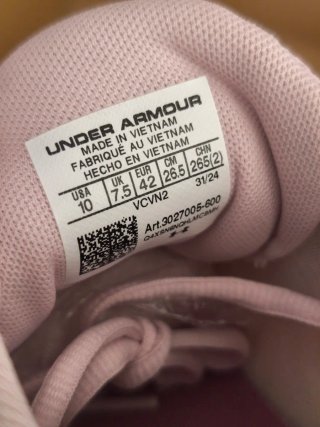 Zapatillas running Under Armour rosa Talla 40